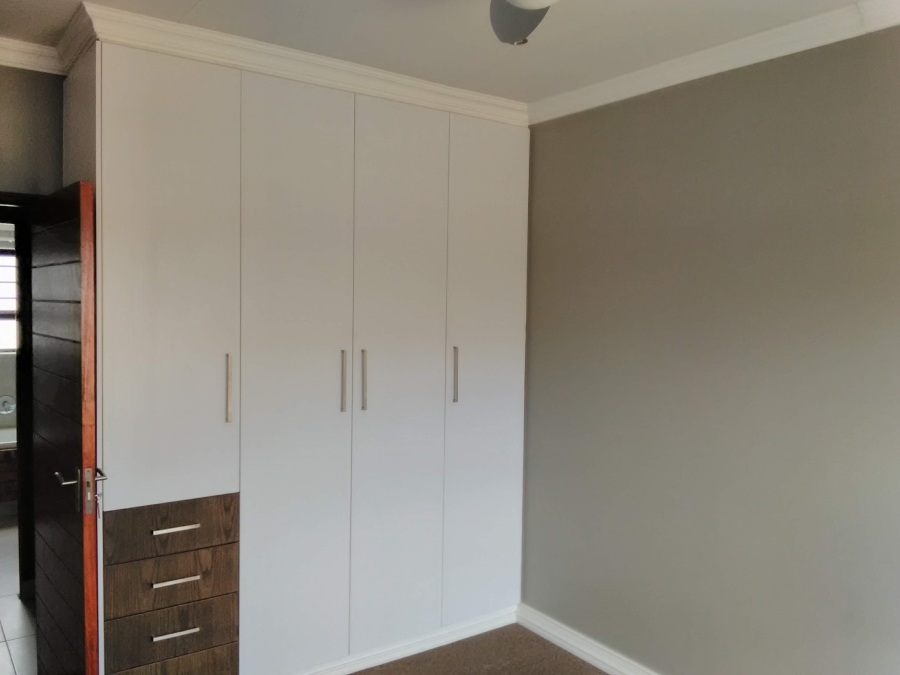 To Let 3 Bedroom Property for Rent in Somerton Estate Free State